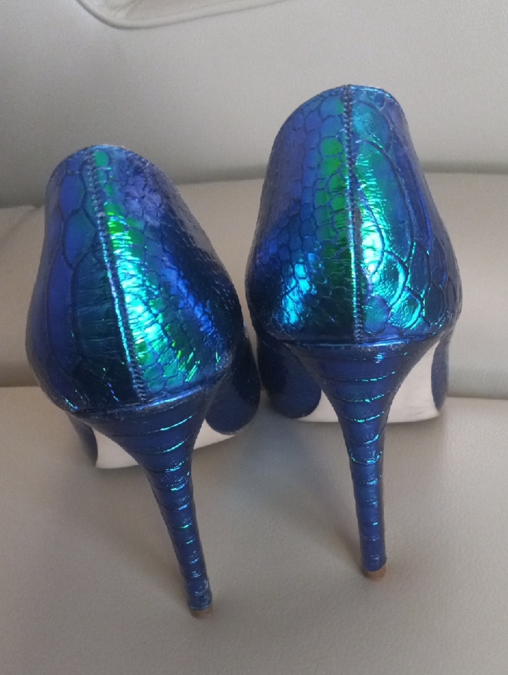 JustFab Vivienne Iridescent Blue-Green Mermaid Scale Pointed Toe Stilettos Sz 8 - Picture 7 of 13